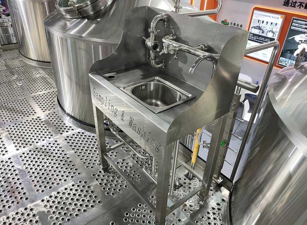 2000L 4-Vessel Brewery